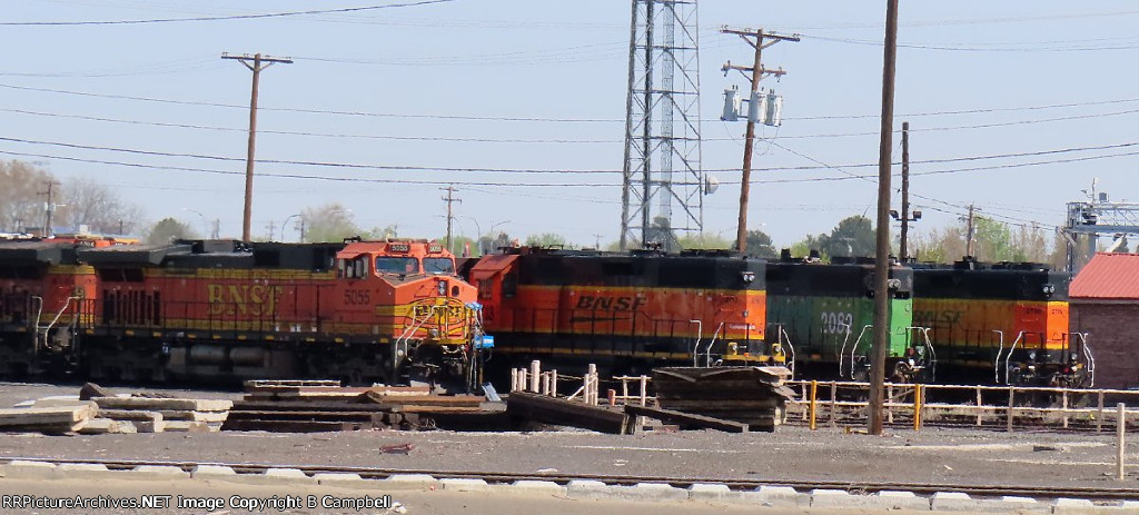 BNSF 5055-BNSF 2713-BNSF 2082-BNSF 2735